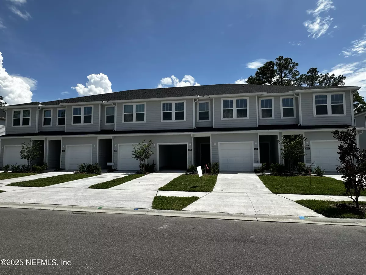 Orange Park, FL 32073,611 HOLLY LAKES DR