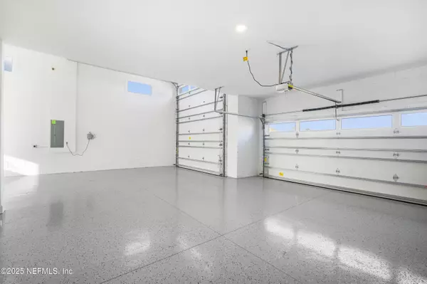 Weeki Wachee, FL 34613,9275 PLAYERS DR