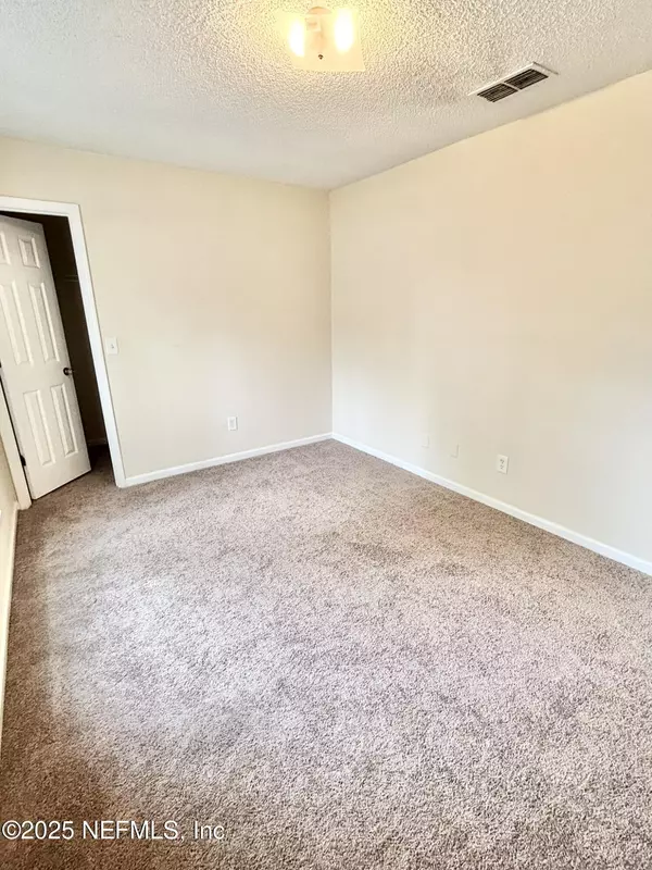 Jacksonville, FL 32210,3951 HUNTERS LAKE CIR W