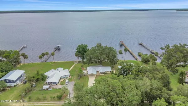 Crescent City, FL 32112,102 N SHORE LN