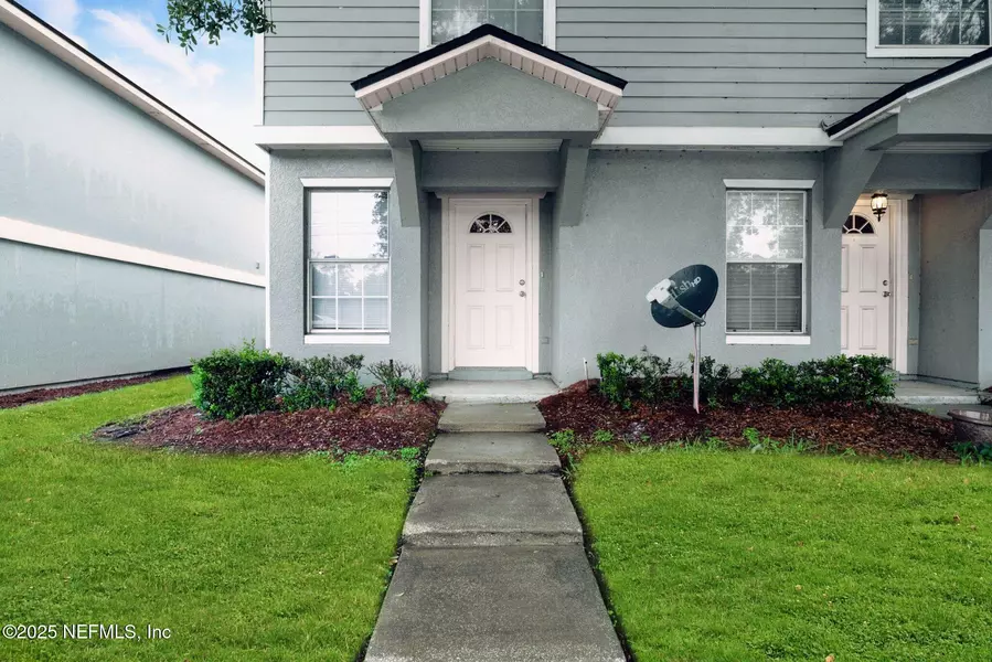 8446 MCGIRTS VILLAGE LN, Jacksonville, FL 32210