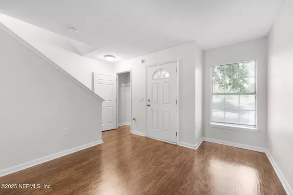 Jacksonville, FL 32210,8446 MCGIRTS VILLAGE LN