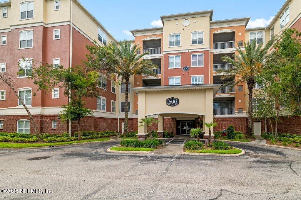 Jacksonville, FL 32216,4480 DEERWOOD LAKE Pkwy #626