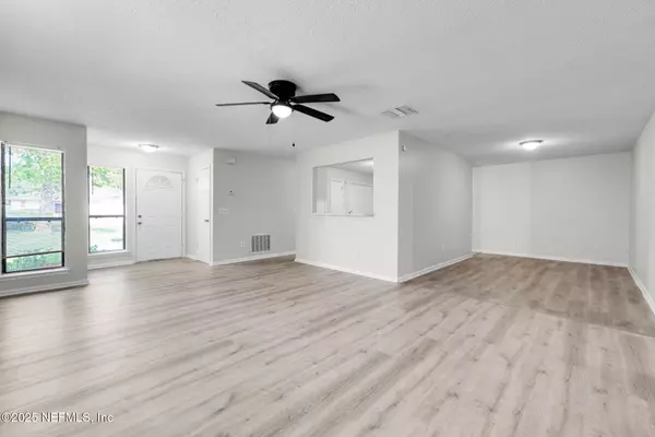 Jacksonville, FL 32225,877 CANDLEKNOLL LN