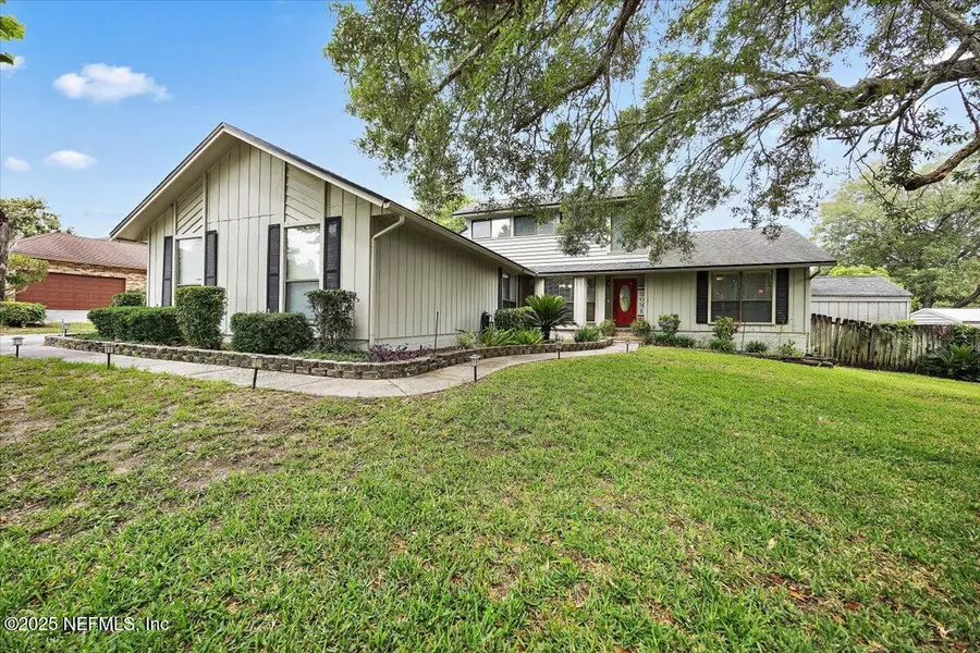 902 LAKERIDGE DR, Orange Park, FL 32065