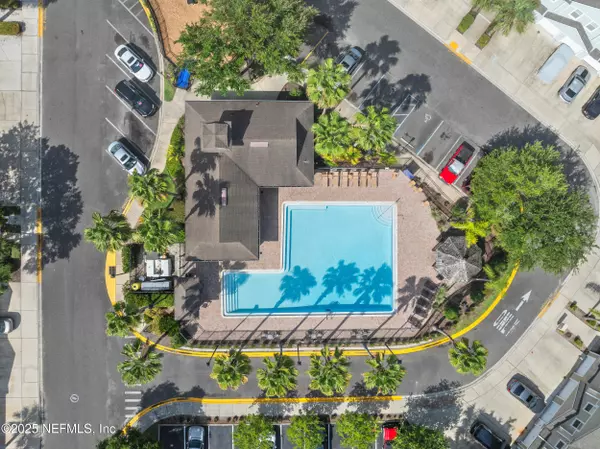 Jacksonville, FL 32256,7067 DEER LODGE CIR #105