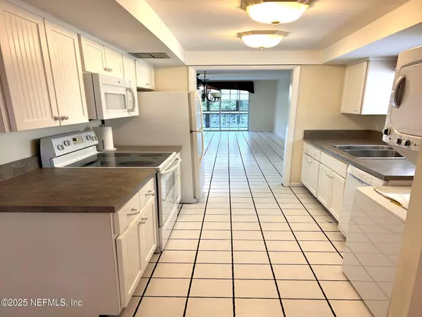 Atlantic Beach, FL 32233,1830 SEVILLA BLVD #207
