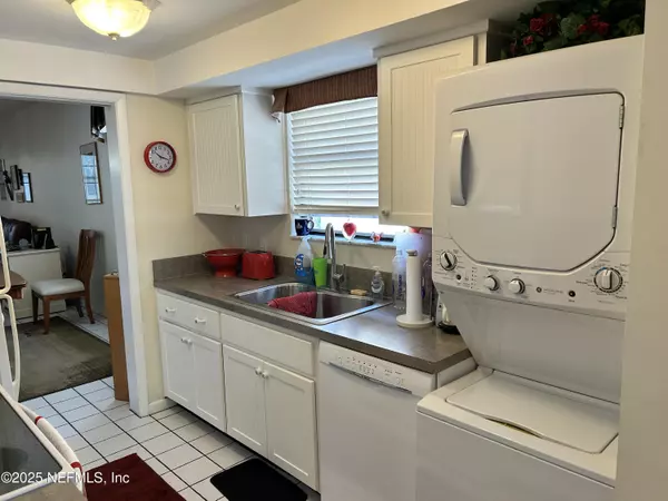 Atlantic Beach, FL 32233,1830 SEVILLA BLVD #207