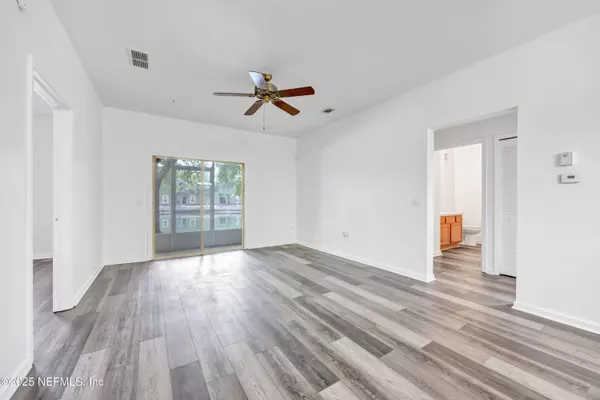 Jacksonville, FL 32210,3641 KIRKPATRICK CIR #14-2
