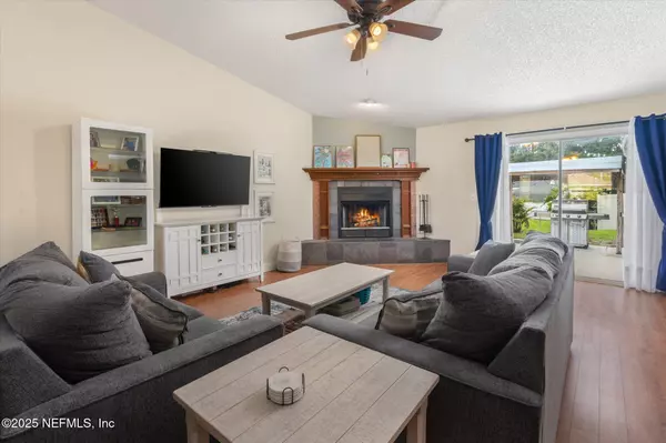Edgewater, FL 32141,2910 YULE TREE DR