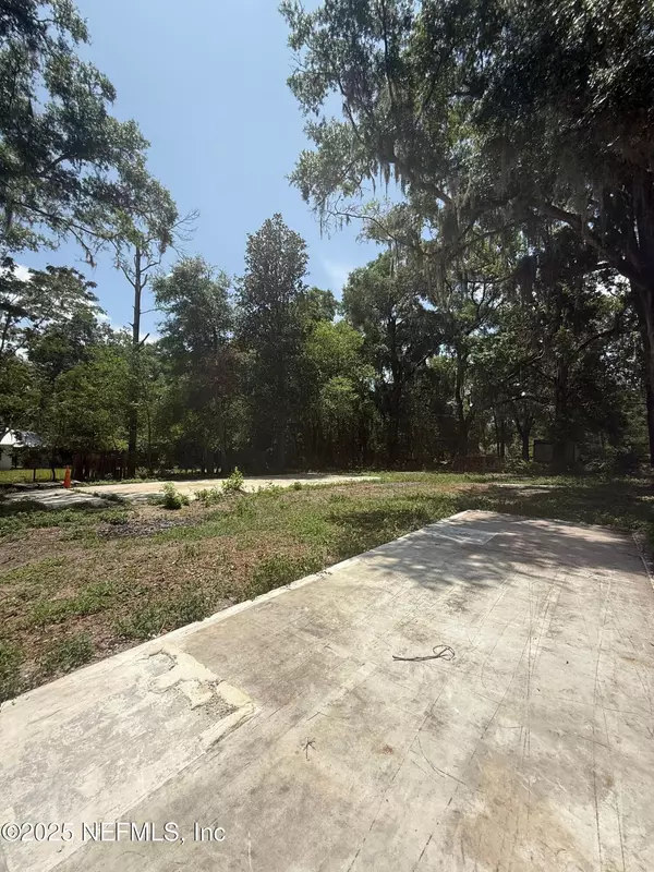 Starke, FL 32091,6347 LAKE DR