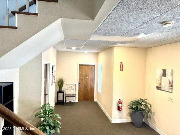 Jacksonville, FL 32217,4455 BAYMEADOWS RD #103
