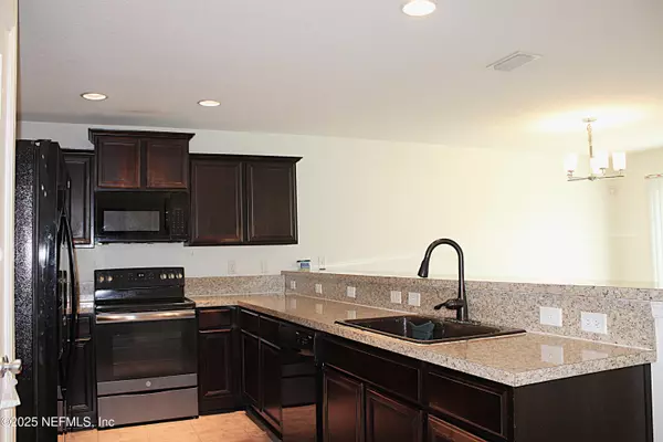 Jacksonville, FL 32244,7425 STEVENTON WAY