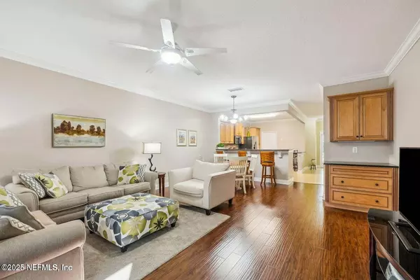 Jacksonville, FL 32256,7990 BAYMEADOWS RD #2107