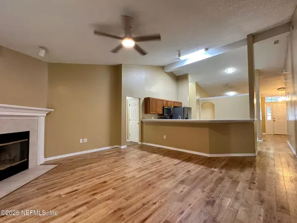 Jacksonville, FL 32218,1318 YELLOW JACKET CT