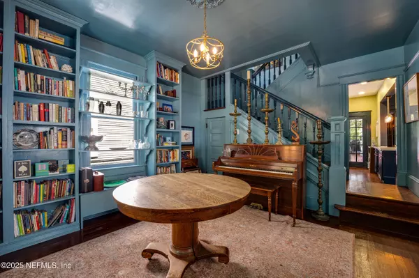 Jacksonville, FL 32206,225 E 7TH ST