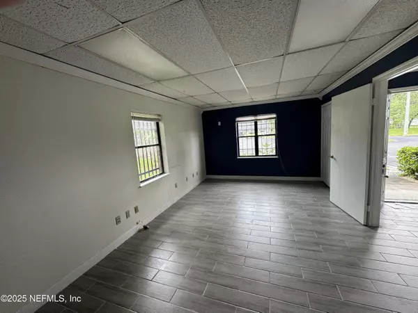 Jacksonville, FL 32218,550 N BALMORAL CIR #300 BUILDING