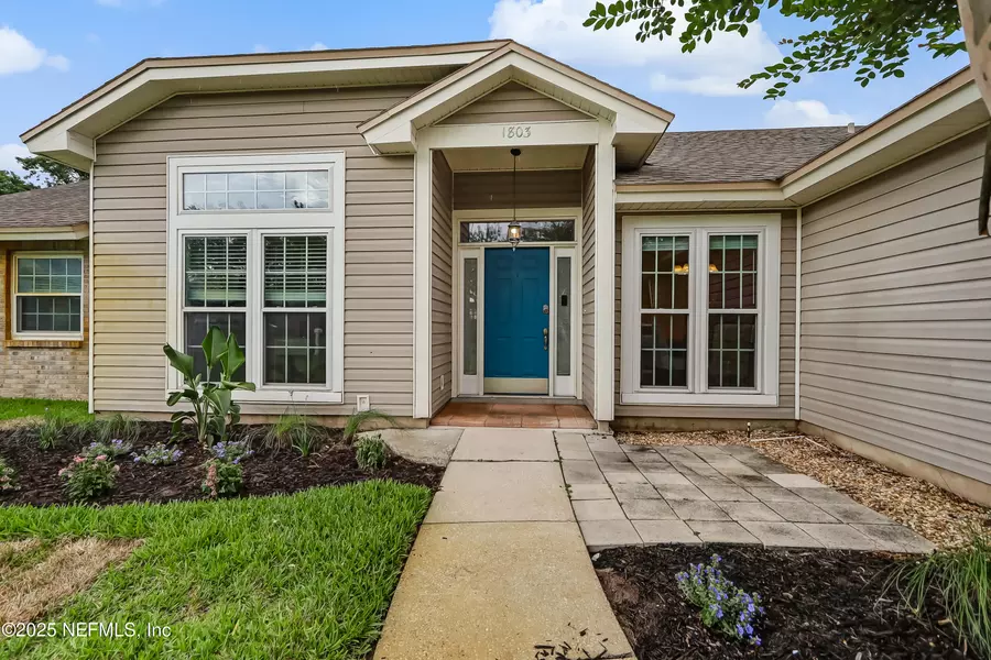 1803 OAKBREEZE CT, Jacksonville Beach, FL 32250