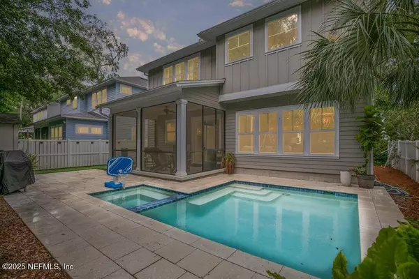 Atlantic Beach, FL 32233,791 PARADISE LN