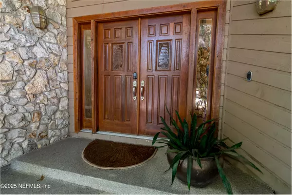 Hawthorne, FL 32640,110 CYPRESS ST