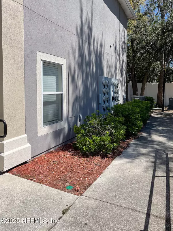 Jacksonville, FL 32210,5151 PLAYPEN DR #7-2