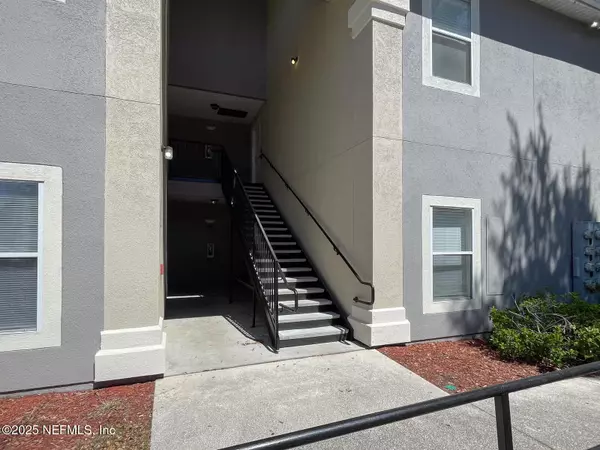 Jacksonville, FL 32210,5151 PLAYPEN DR #7-2