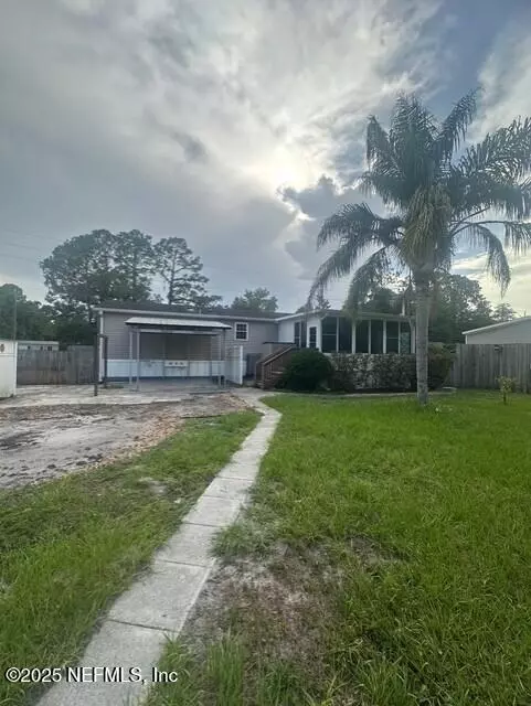 Satsuma, FL 32189,220 HORSE LANDING RD