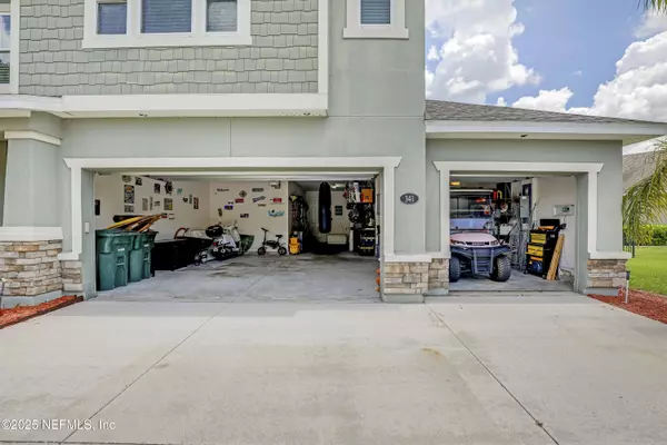 Jacksonville, FL 32081,341 ASPEN LEAF DR