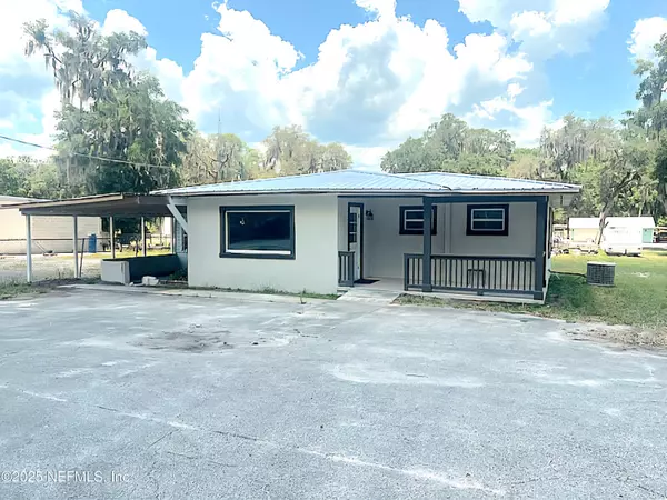 673 3RD AVE, Welaka, FL 32193