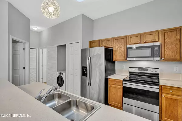 Jacksonville, FL 32277,7920 MERRILL RD #403