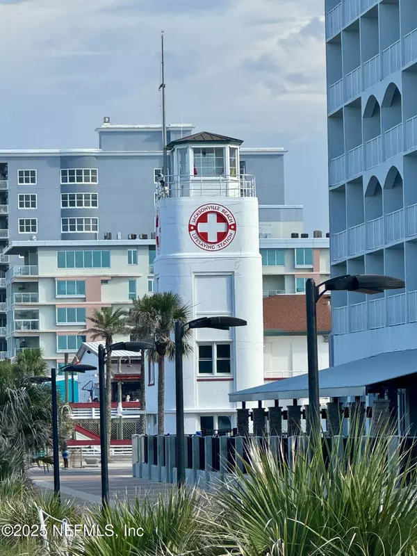 Jacksonville Beach, FL 32250,628 LOWER 8TH AVE S