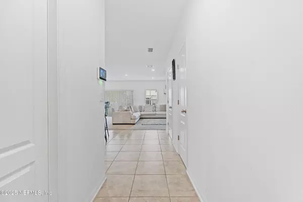 Jacksonville, FL 32218,10553 MADRONE COVE CT #46