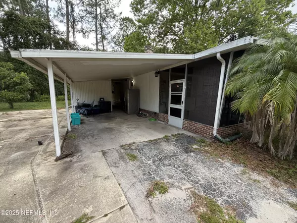 East Palatka, FL 32131,101 S GERALDO RD