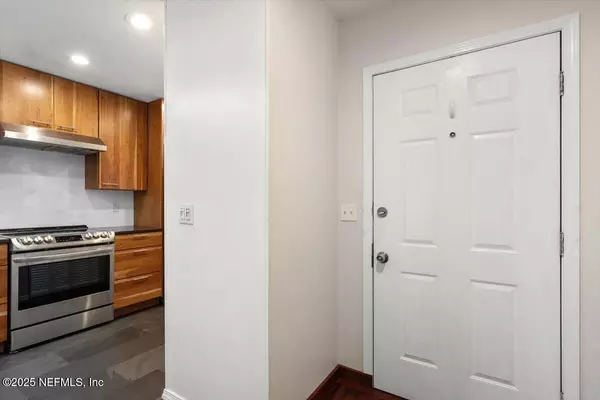 Jacksonville, FL 32216,1909 UNIVERSITY BLVD S #708