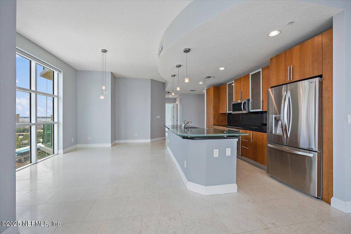 Jacksonville, FL 32207,1431 RIVERPLACE BLVD #1610