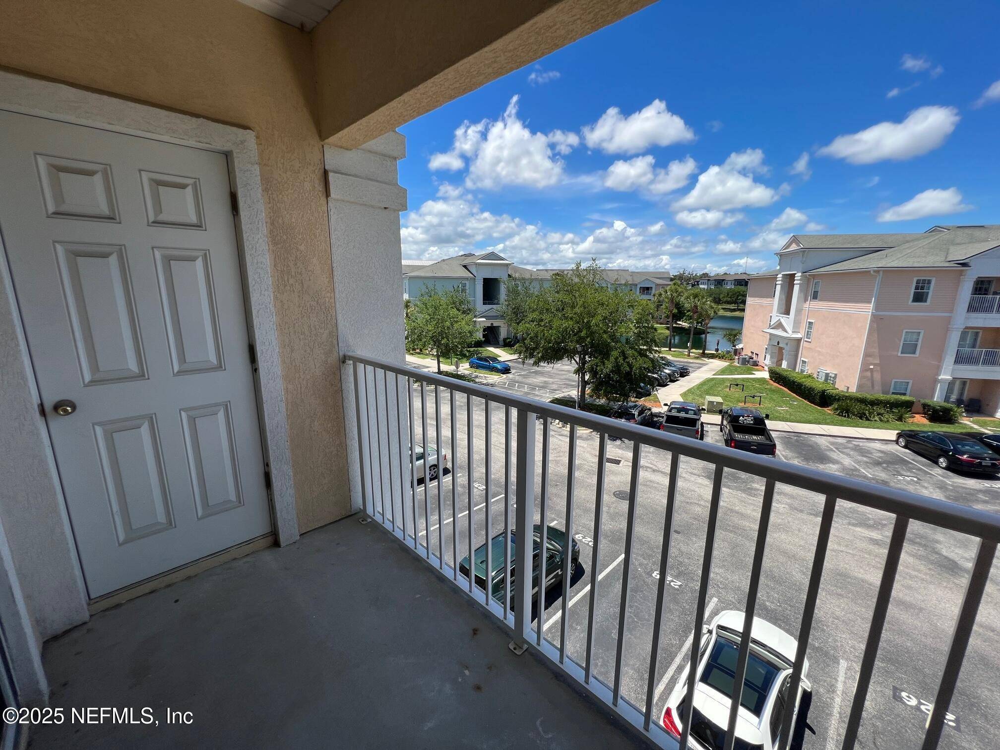 Jacksonville, FL 32256,8210 GREEN PARROT RD #305