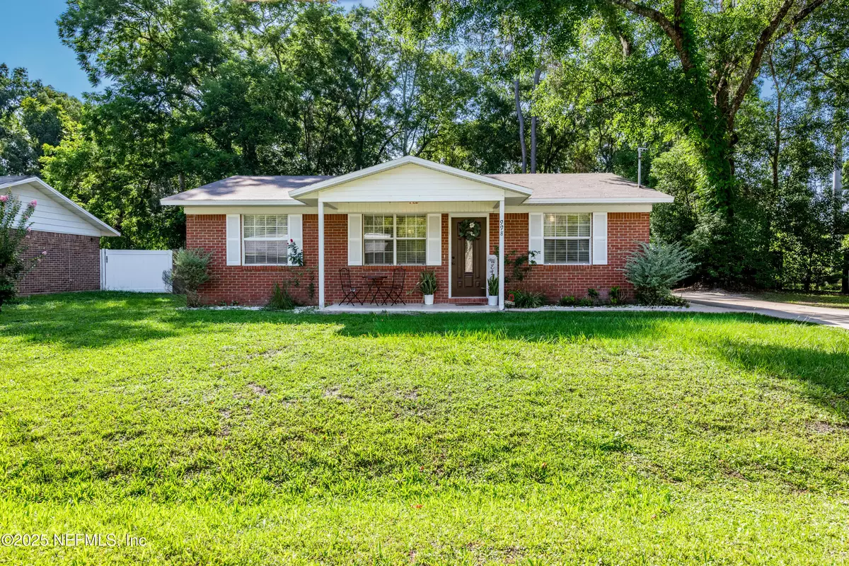 Starke, FL 32091,998 N THOMPSON ST