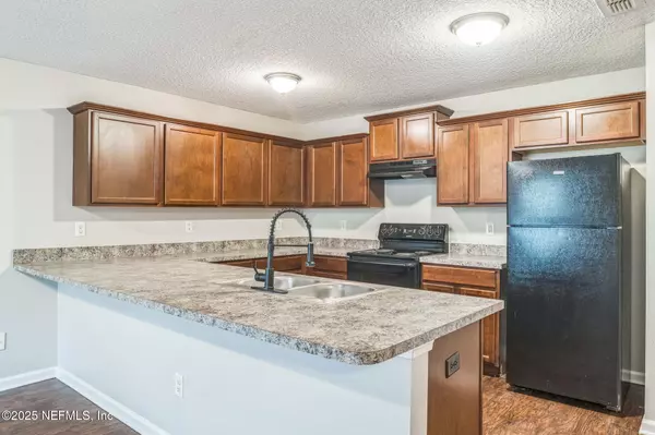 Jacksonville, FL 32222,5735 VILLAGE POND CIR