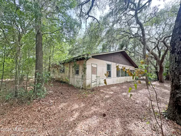 Interlachen, FL 32148,131 EMERALD PL