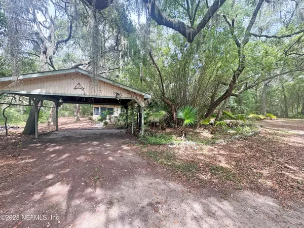 Interlachen, FL 32148,131 EMERALD PL