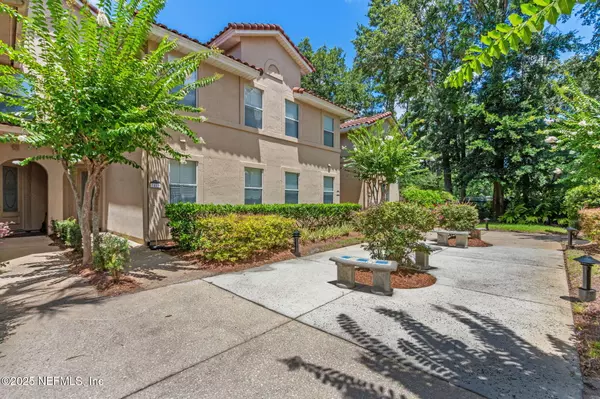 Jacksonville, FL 32217,3815 LA VISTA CIR