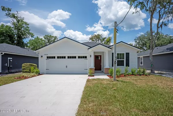 15230 ROBERT AVE, Jacksonville, FL 32218