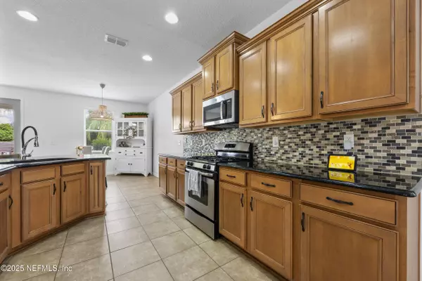 Ponte Vedra, FL 32801,94 HOWLAND DR