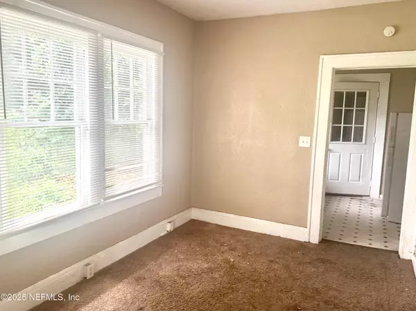 Jacksonville, FL 32208,594 E 60TH ST