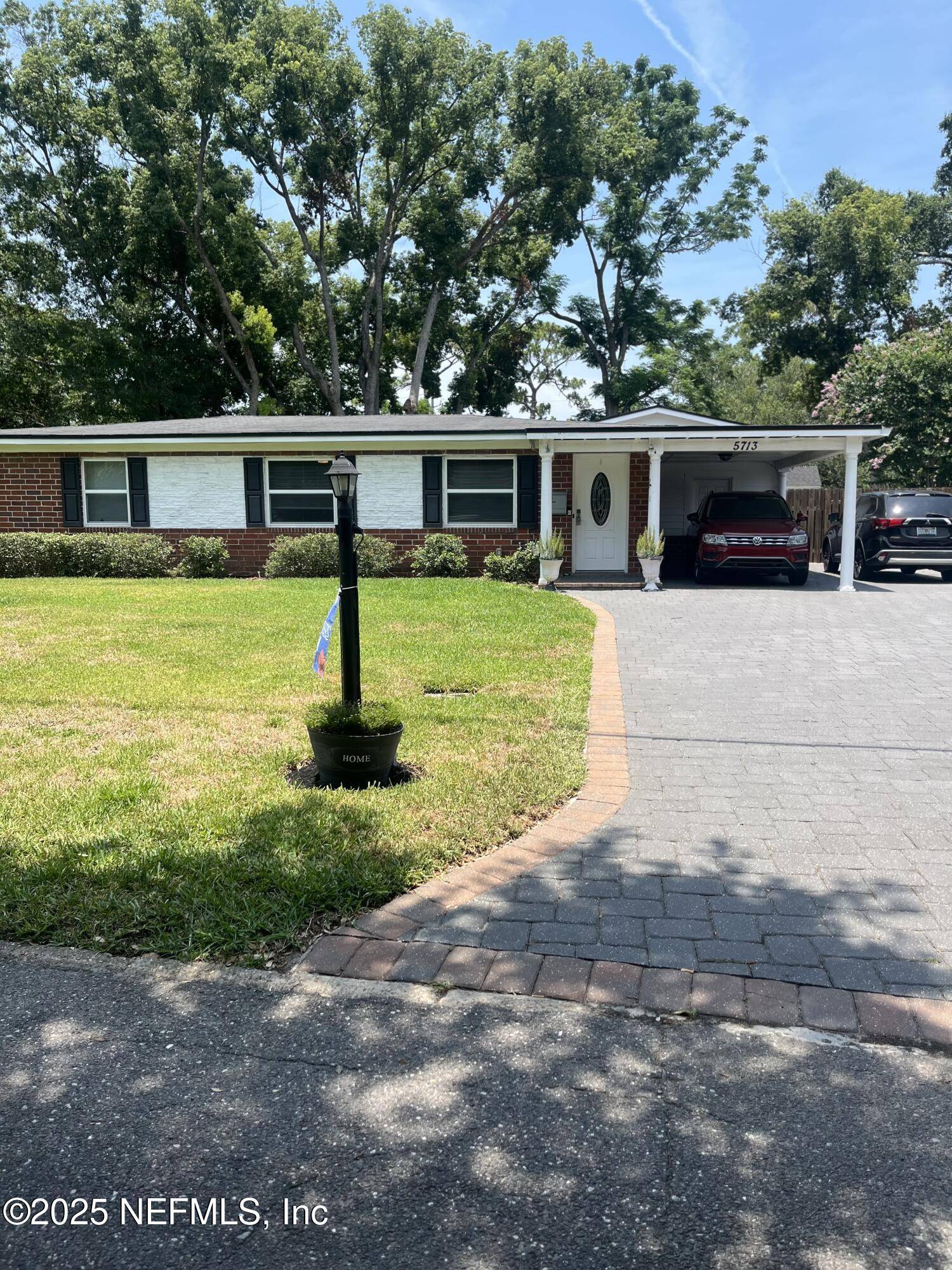 5713 LAKE LUCINA DR N, Jacksonville, FL 32211