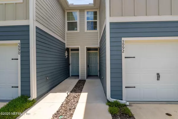 Jacksonville, FL 32210,5992 CREEKSIDE CROSSING DR