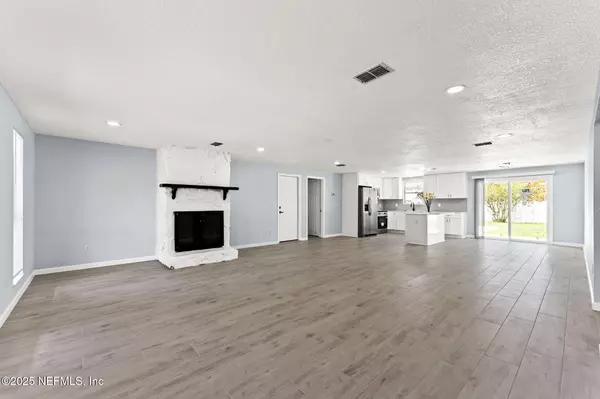 Orange Park, FL 32065,1216 CIMMARON DR