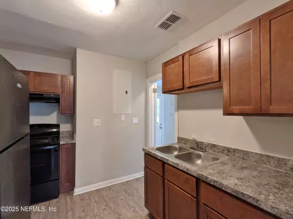 Jacksonville, FL 32254,816 SARANAC ST