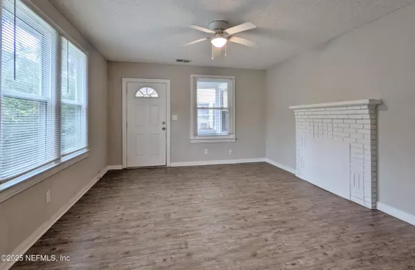Jacksonville, FL 32254,816 SARANAC ST