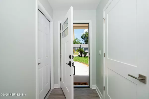 Jacksonville, FL 32216,7038 HOLIDAY HILL CT